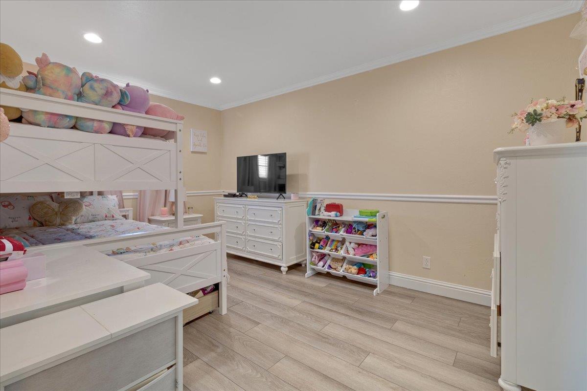 Detail Gallery Image 24 of 39 For 1043 Heather Dr, Salinas,  CA 93906 - 3 Beds | 2 Baths