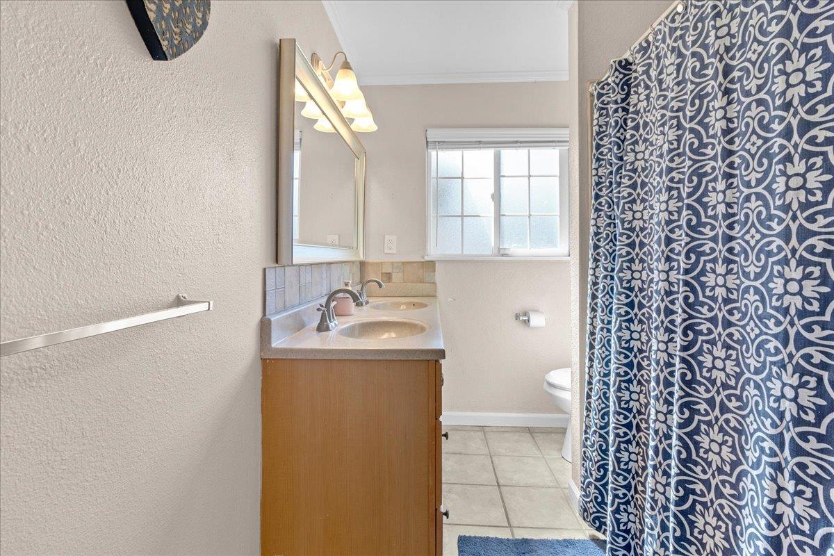 Detail Gallery Image 25 of 39 For 1043 Heather Dr, Salinas,  CA 93906 - 3 Beds | 2 Baths