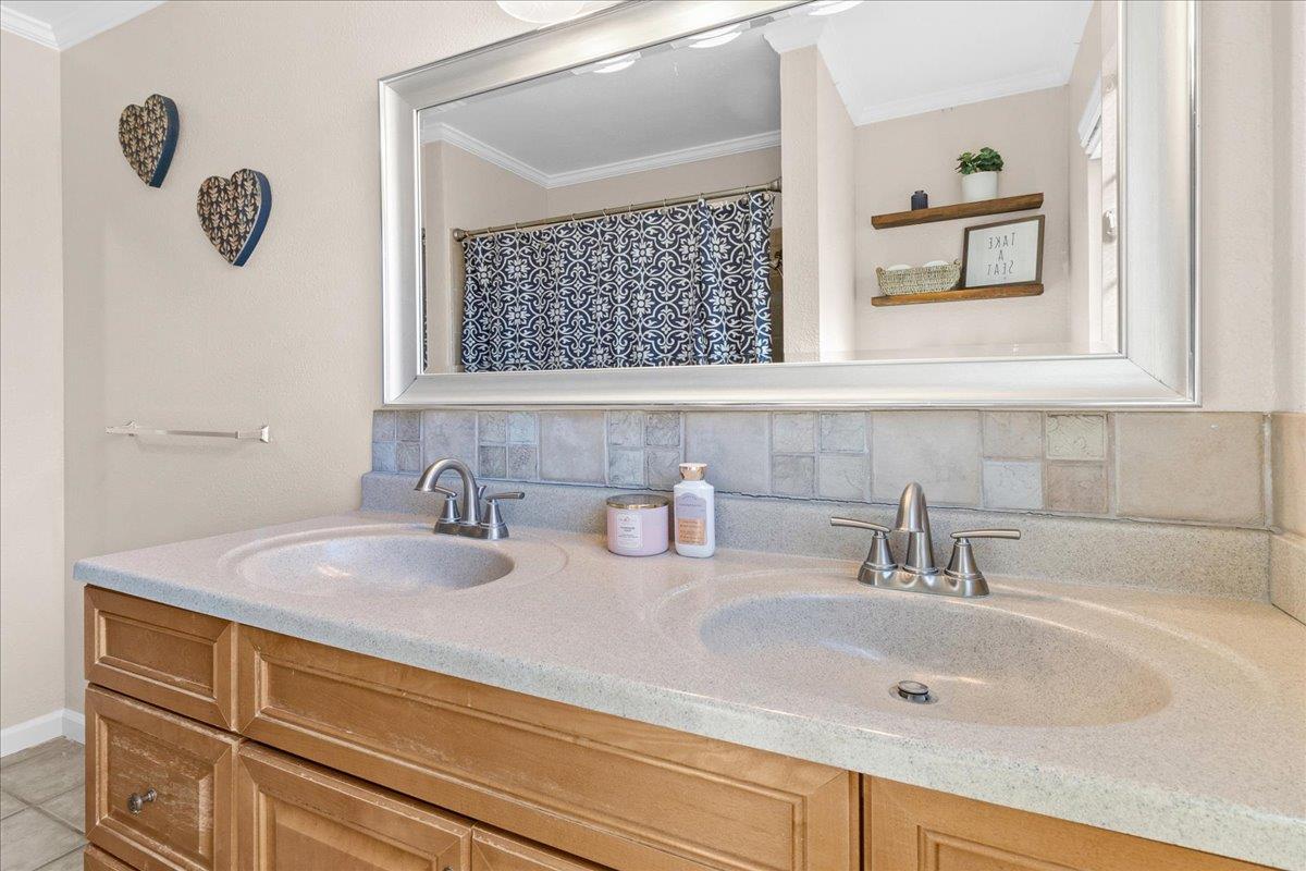 Detail Gallery Image 26 of 39 For 1043 Heather Dr, Salinas,  CA 93906 - 3 Beds | 2 Baths
