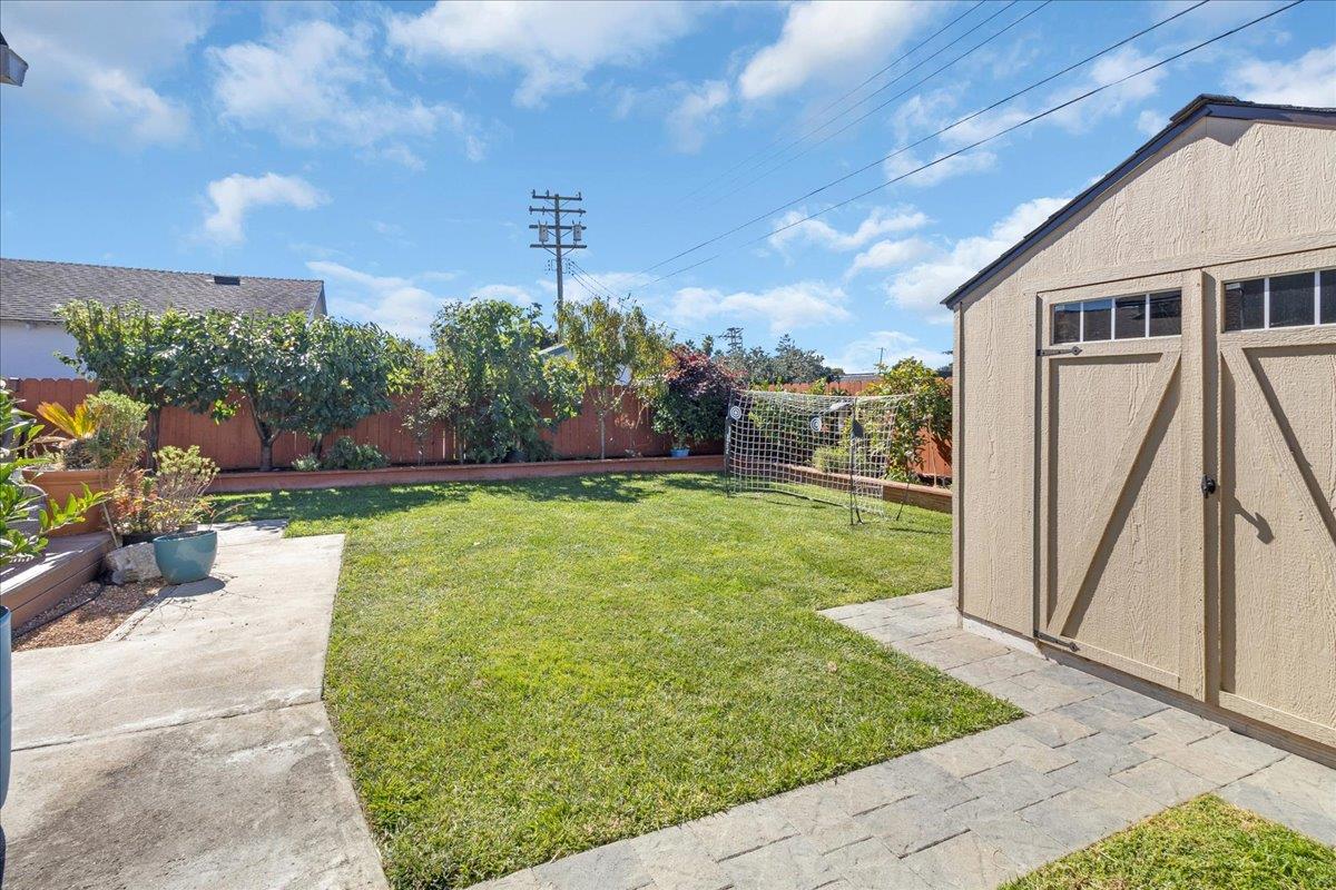 Detail Gallery Image 31 of 39 For 1043 Heather Dr, Salinas,  CA 93906 - 3 Beds | 2 Baths