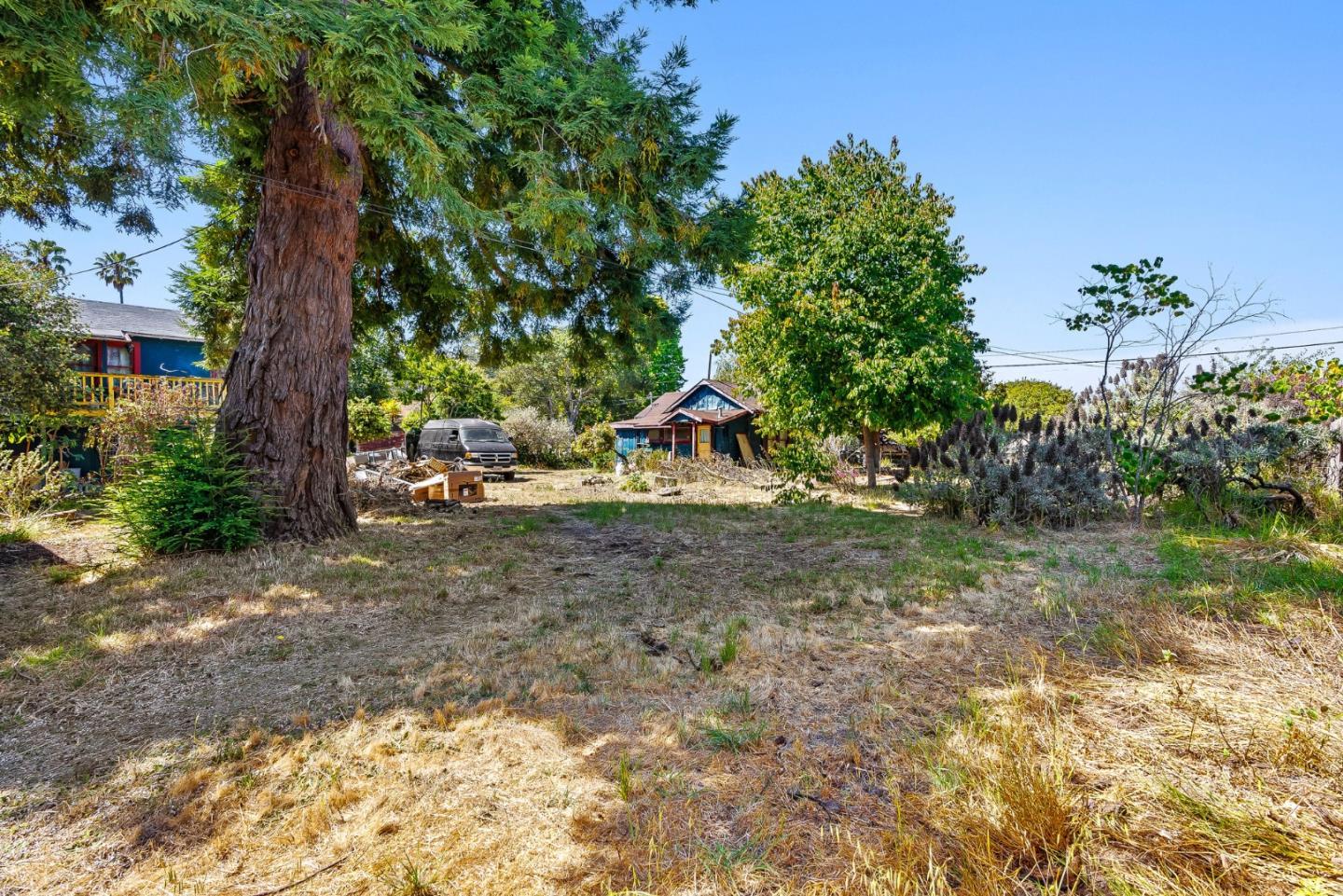 Detail Gallery Image 6 of 32 For 1430 Merrill St, Santa Cruz,  CA 95062 - 3 Beds | 3 Baths