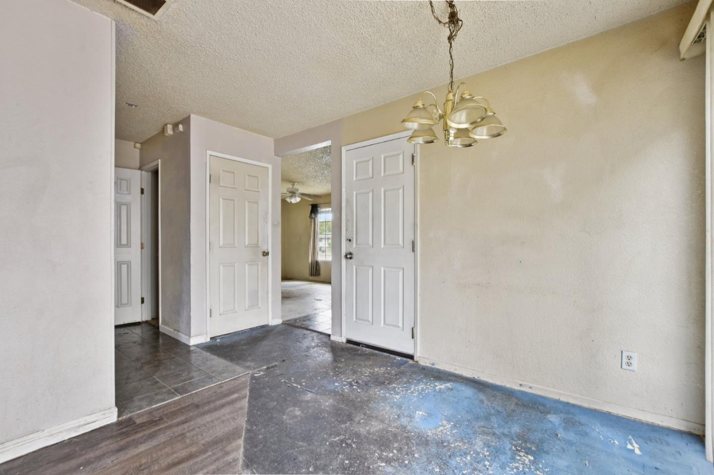 Detail Gallery Image 8 of 21 For 4832 Don Julio Blvd, Sacramento,  CA 95842 - 4 Beds | 2 Baths