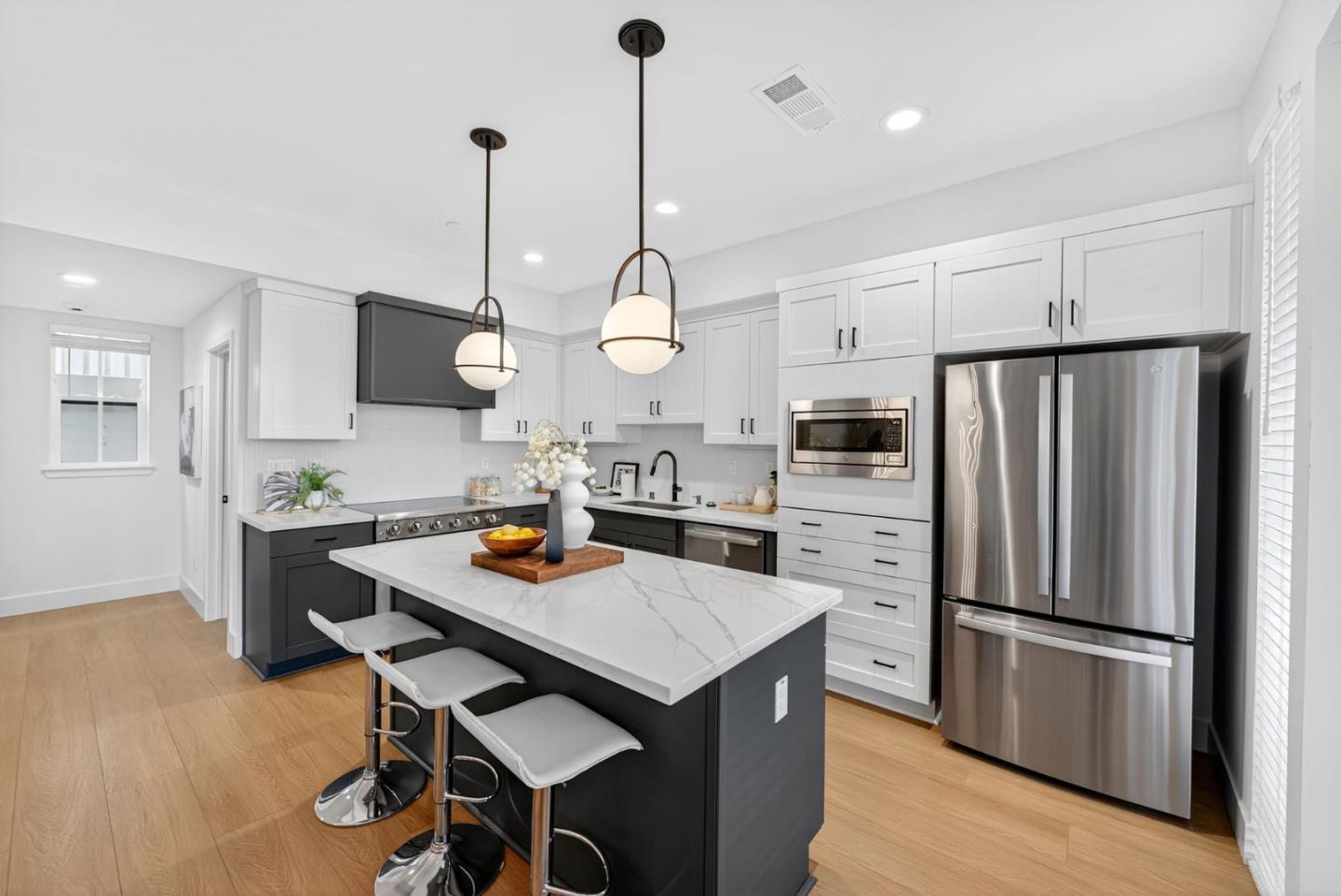 Detail Gallery Image 16 of 44 For 224 Carroll St #4,  Sunnyvale,  CA 94086 - 3 Beds | 2/1 Baths