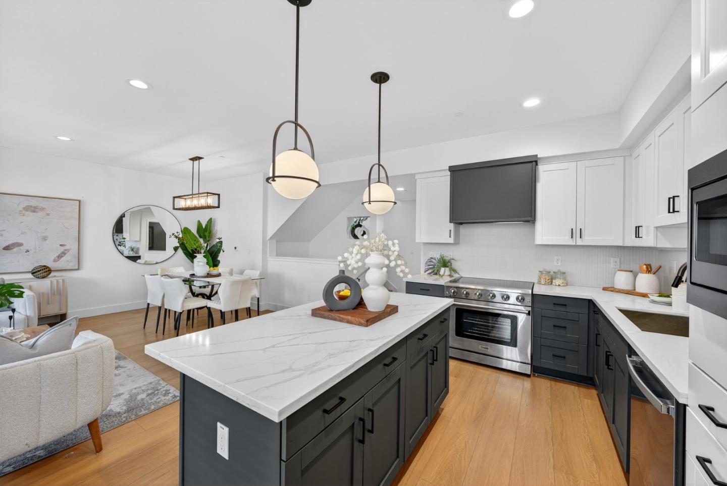 Detail Gallery Image 17 of 44 For 224 Carroll St #4,  Sunnyvale,  CA 94086 - 3 Beds | 2/1 Baths