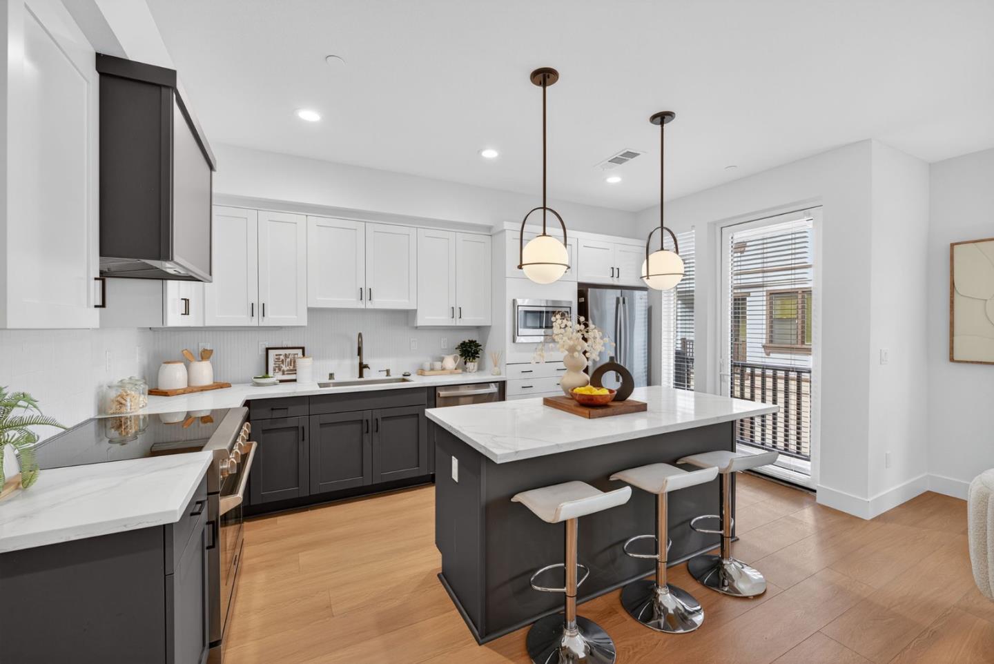 Detail Gallery Image 18 of 44 For 224 Carroll St #4,  Sunnyvale,  CA 94086 - 3 Beds | 2/1 Baths