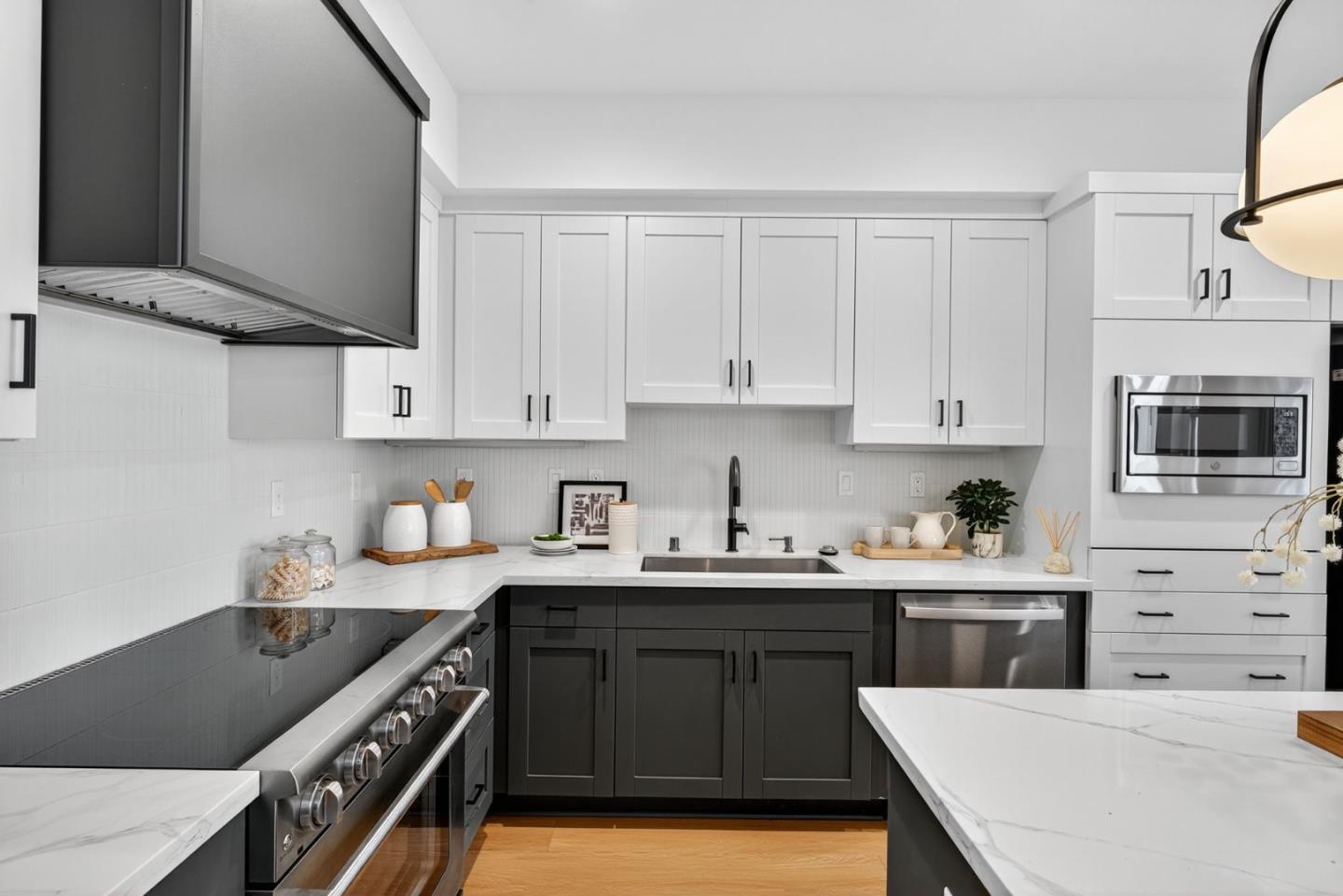 Detail Gallery Image 19 of 44 For 224 Carroll St #4,  Sunnyvale,  CA 94086 - 3 Beds | 2/1 Baths