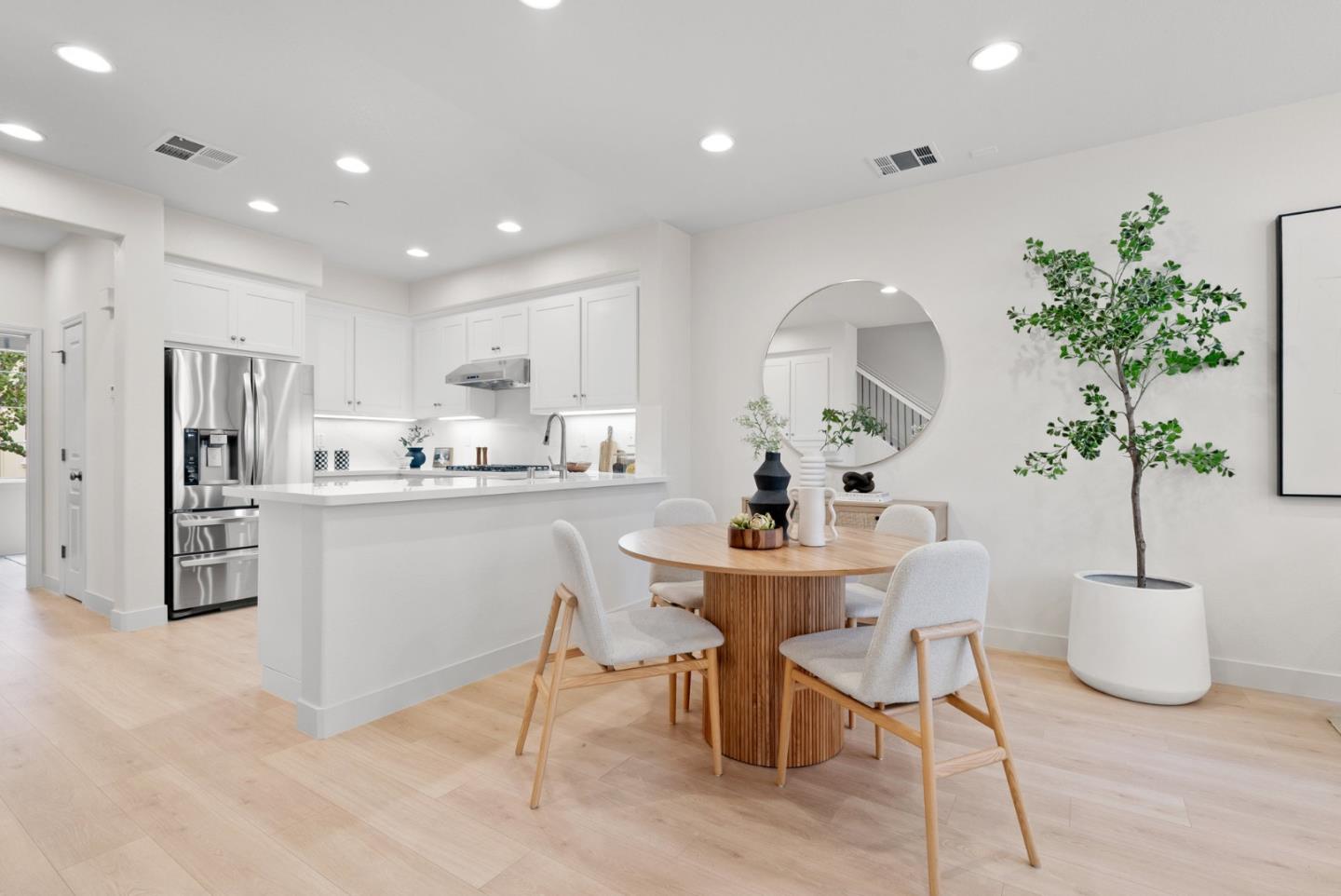 Detail Gallery Image 10 of 48 For 4464 Laird Cir, Santa Clara,  CA 95054 - 3 Beds | 3 Baths