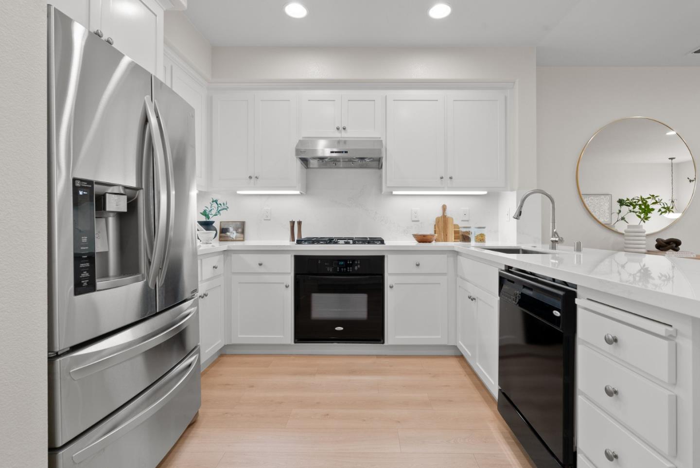 Detail Gallery Image 12 of 48 For 4464 Laird Cir, Santa Clara,  CA 95054 - 3 Beds | 3 Baths