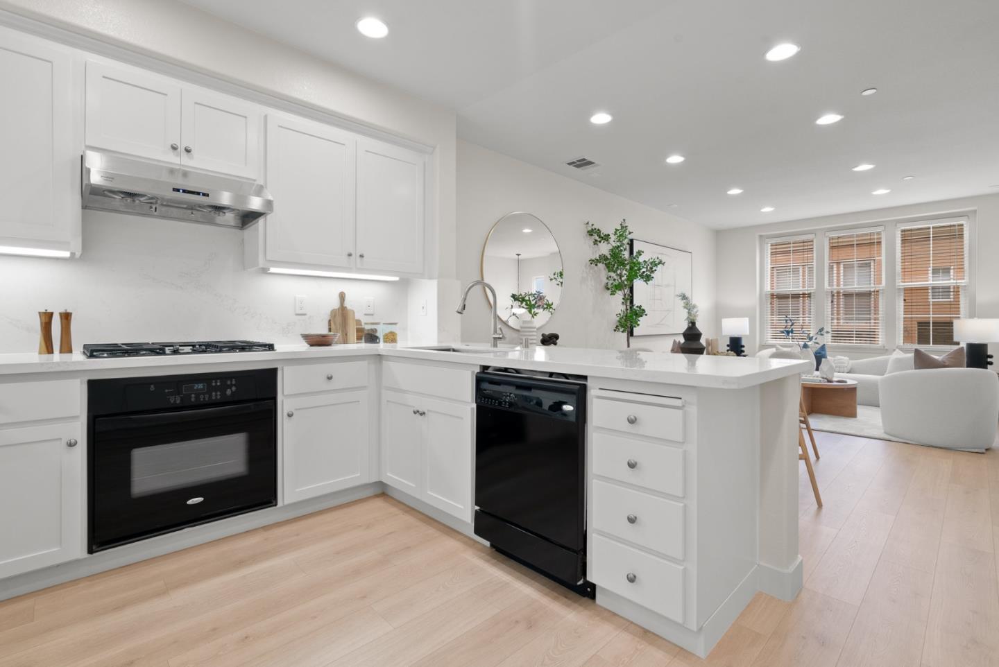 Detail Gallery Image 13 of 48 For 4464 Laird Cir, Santa Clara,  CA 95054 - 3 Beds | 3 Baths