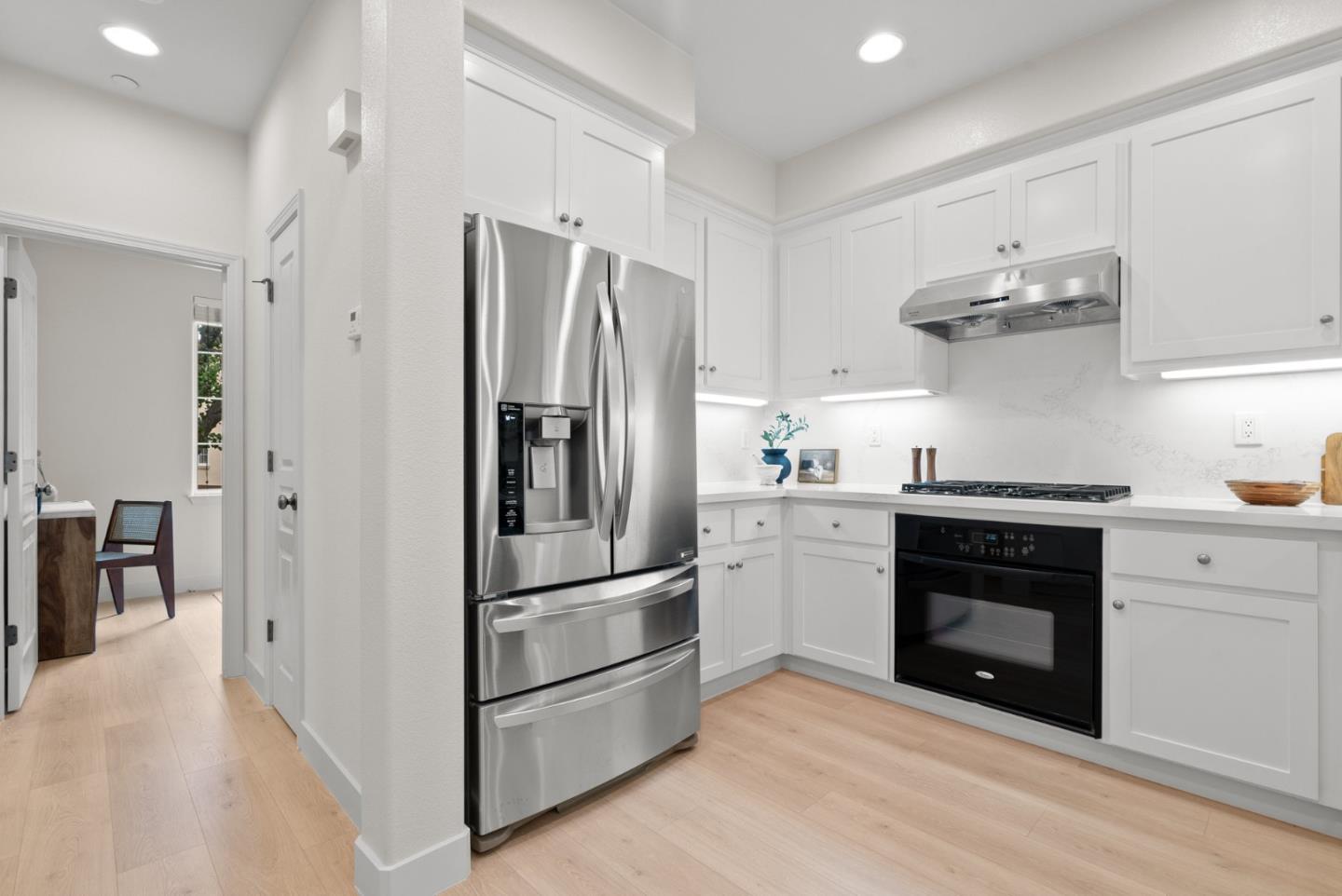 Detail Gallery Image 14 of 48 For 4464 Laird Cir, Santa Clara,  CA 95054 - 3 Beds | 3 Baths