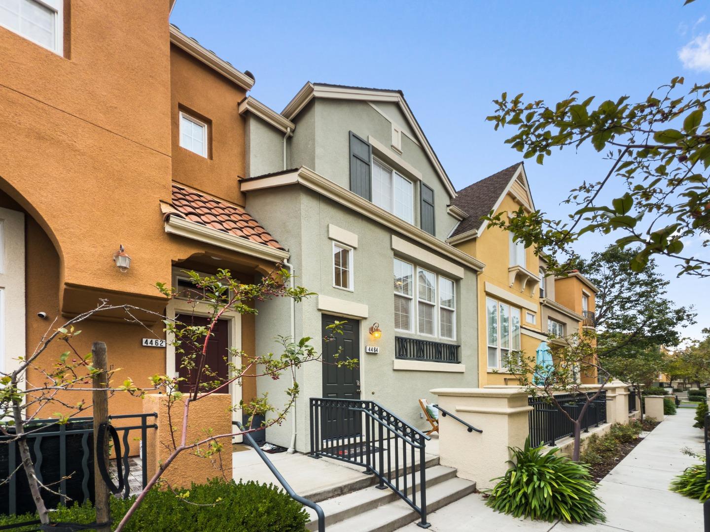 Detail Gallery Image 2 of 48 For 4464 Laird Cir, Santa Clara,  CA 95054 - 3 Beds | 3 Baths