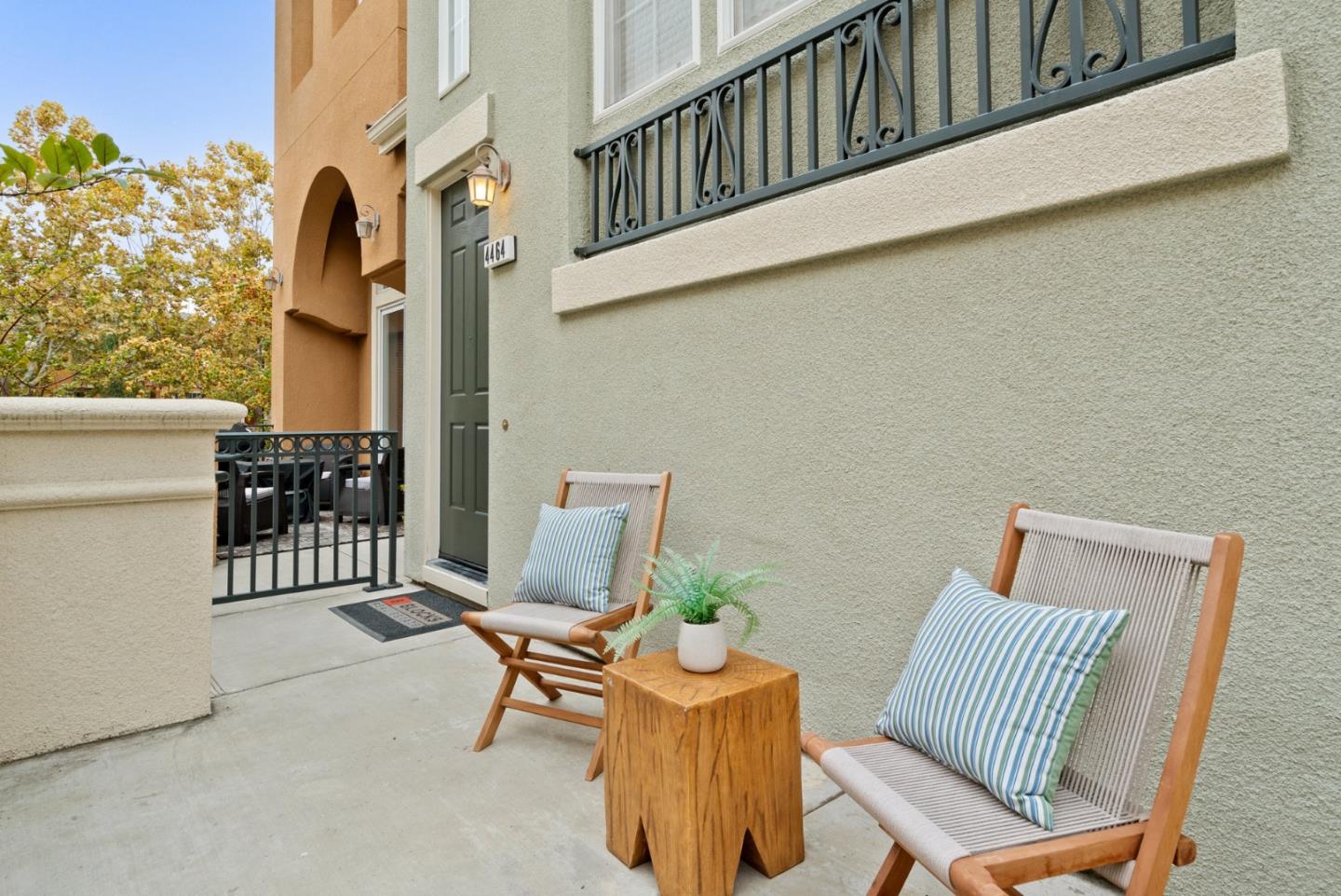 Detail Gallery Image 3 of 48 For 4464 Laird Cir, Santa Clara,  CA 95054 - 3 Beds | 3 Baths