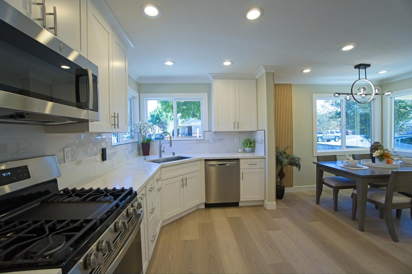 Detail Gallery Image 12 of 32 For 207 N Claremont Ave, San Jose,  CA 95127 - 3 Beds | 2 Baths