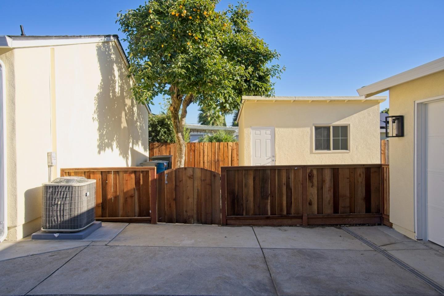 Detail Gallery Image 25 of 32 For 207 N Claremont Ave, San Jose,  CA 95127 - 3 Beds | 2 Baths