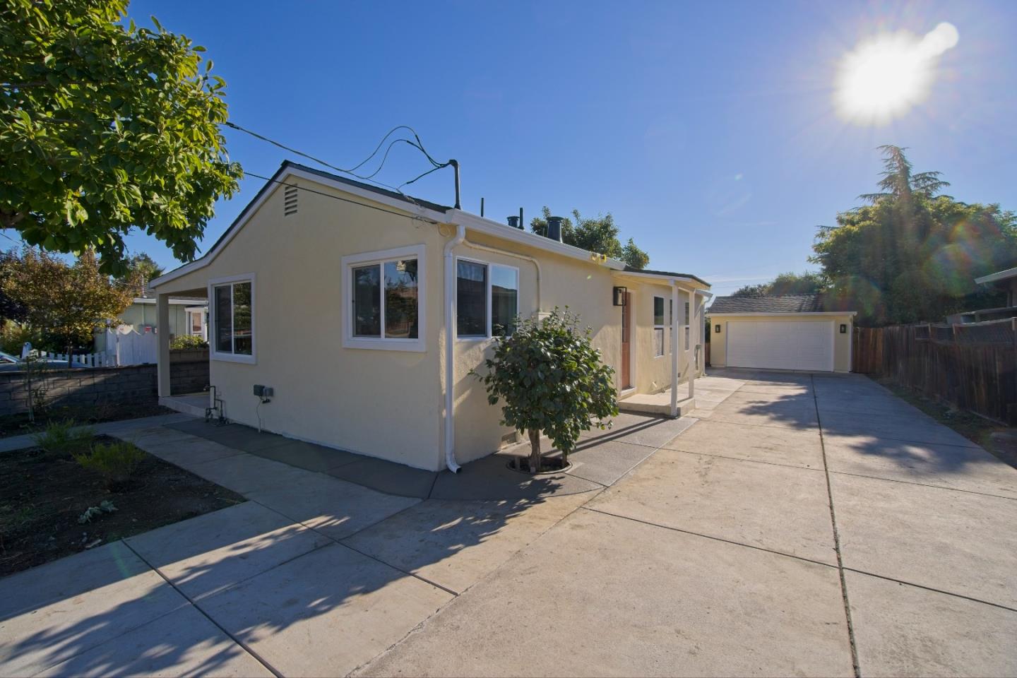 Detail Gallery Image 3 of 32 For 207 N Claremont Ave, San Jose,  CA 95127 - 3 Beds | 2 Baths