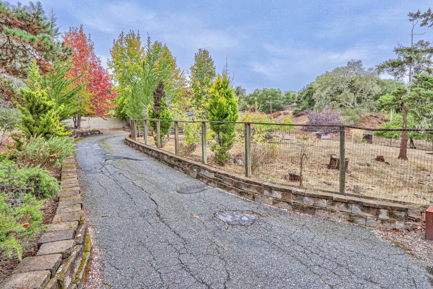 Detail Gallery Image 4 of 27 For 180 San Benancio Rd, Salinas,  CA 93908 - 4 Beds | 3 Baths