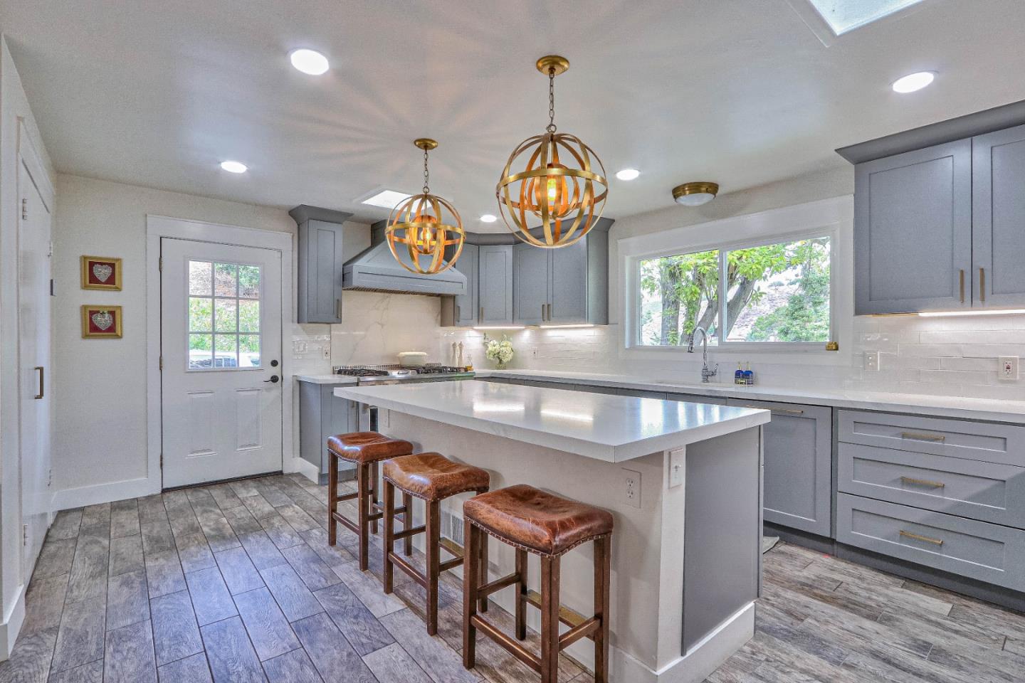 Detail Gallery Image 8 of 27 For 180 San Benancio Rd, Salinas,  CA 93908 - 4 Beds | 3 Baths