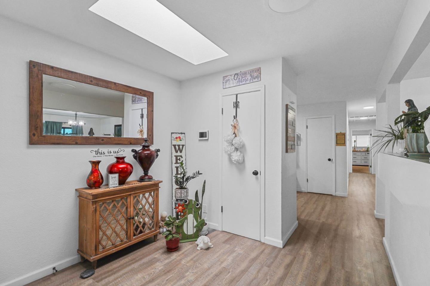 Detail Gallery Image 5 of 22 For 841 Calais Dr, Hollister,  CA 95023 - 4 Beds | 2/1 Baths