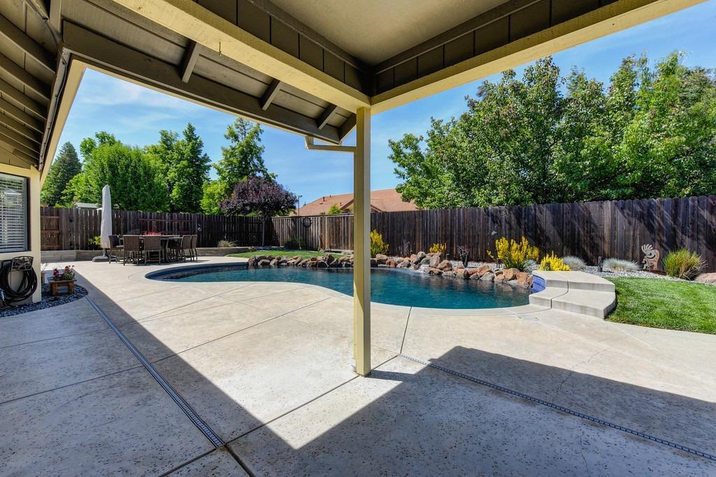 Detail Gallery Image 20 of 46 For 9391 Rolling Glen Ct, Orangevale,  CA 95662 - 4 Beds | 2 Baths