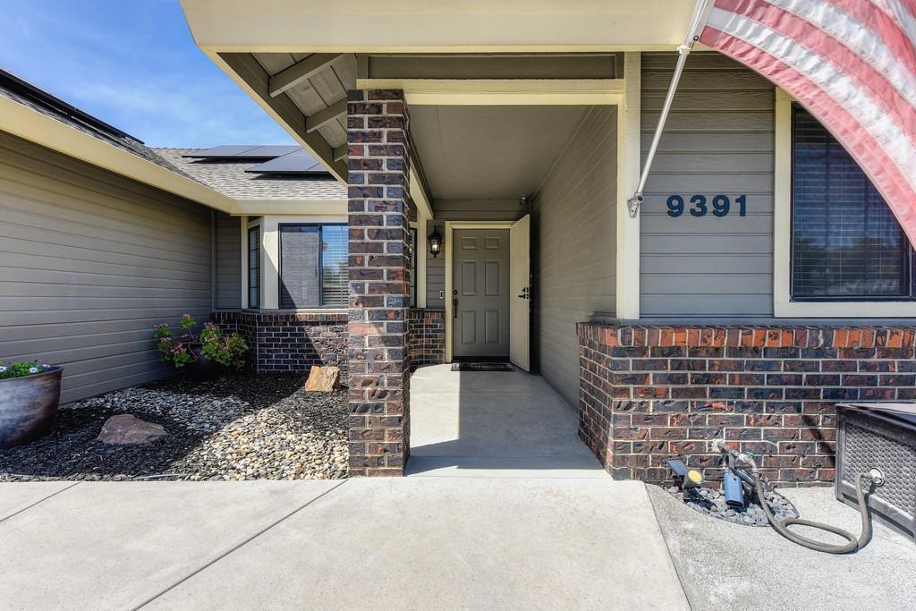 Detail Gallery Image 3 of 46 For 9391 Rolling Glen Ct, Orangevale,  CA 95662 - 4 Beds | 2 Baths