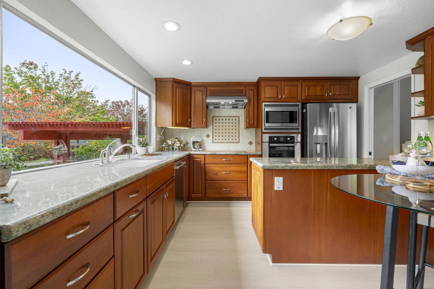 Detail Gallery Image 6 of 42 For 667 Sandy Hook Ct, Foster City,  CA 94404 - 4 Beds | 3 Baths