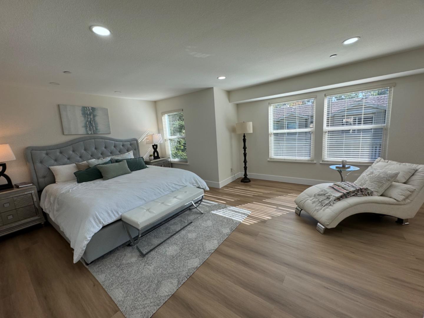 Detail Gallery Image 16 of 34 For 963 La Mesa Ter #H,  Sunnyvale,  CA 94086 - 3 Beds | 3 Baths