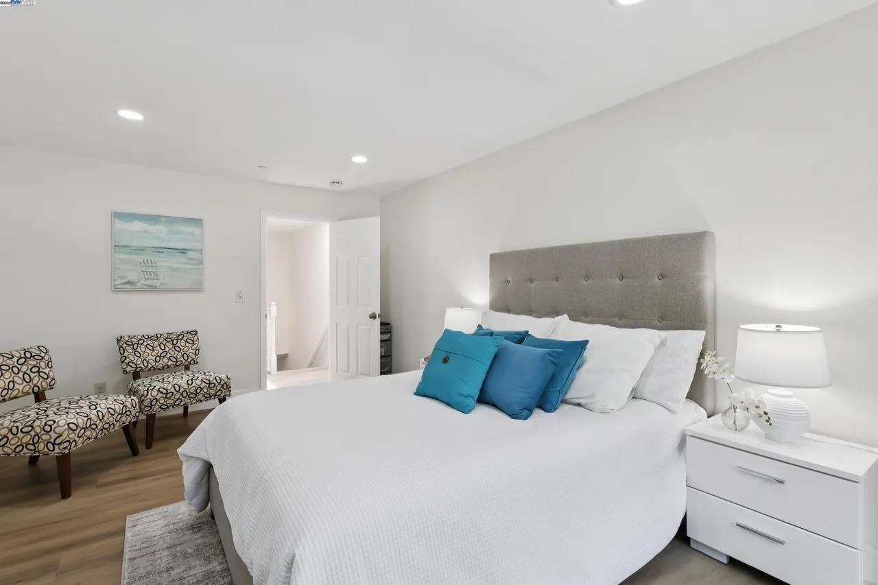 Detail Gallery Image 19 of 34 For 963 La Mesa Ter #H,  Sunnyvale,  CA 94086 - 3 Beds | 3 Baths