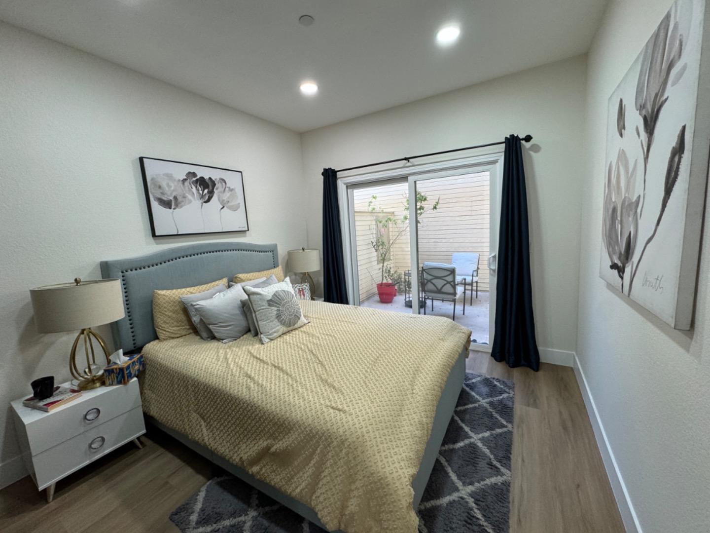 Detail Gallery Image 23 of 34 For 963 La Mesa Ter #H,  Sunnyvale,  CA 94086 - 3 Beds | 3 Baths