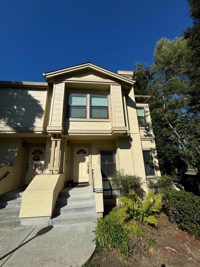 Detail Gallery Image 3 of 34 For 963 La Mesa Ter #H,  Sunnyvale,  CA 94086 - 3 Beds | 3 Baths