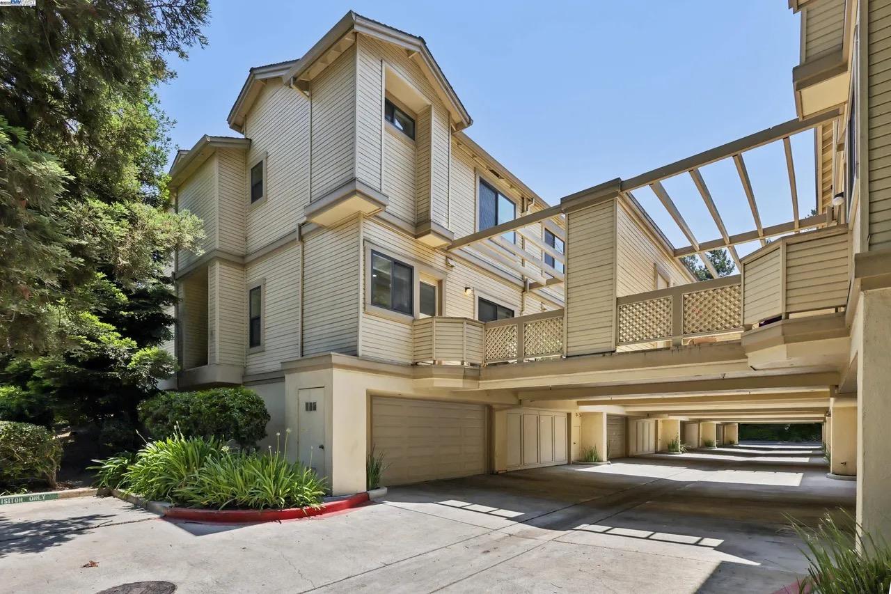 Detail Gallery Image 33 of 34 For 963 La Mesa Ter #H,  Sunnyvale,  CA 94086 - 3 Beds | 3 Baths