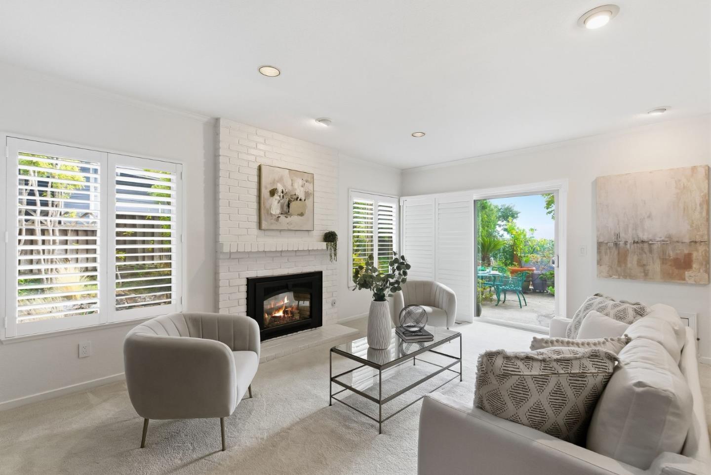 Detail Gallery Image 16 of 44 For 101 Coventry Ct, San Carlos,  CA 94070 - 4 Beds | 3 Baths