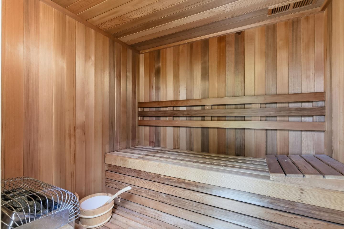 Detail Gallery Image 39 of 44 For 101 Coventry Ct, San Carlos,  CA 94070 - 4 Beds | 3 Baths