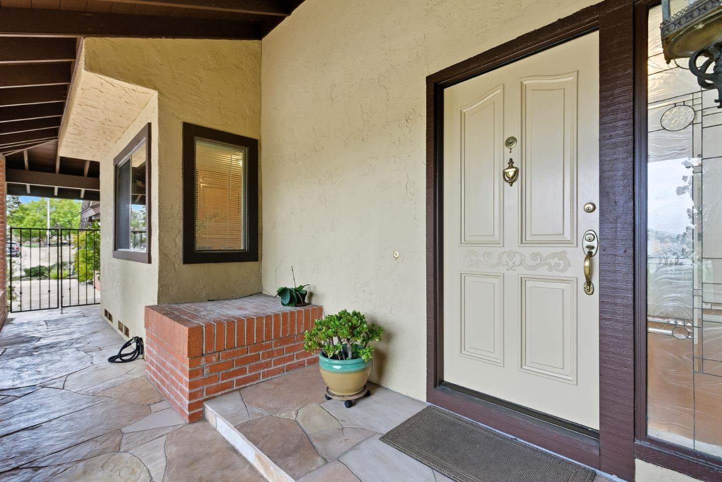 Detail Gallery Image 4 of 44 For 101 Coventry Ct, San Carlos,  CA 94070 - 4 Beds | 3 Baths