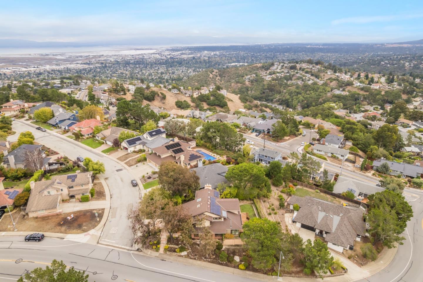 Detail Gallery Image 41 of 44 For 101 Coventry Ct, San Carlos,  CA 94070 - 4 Beds | 3 Baths