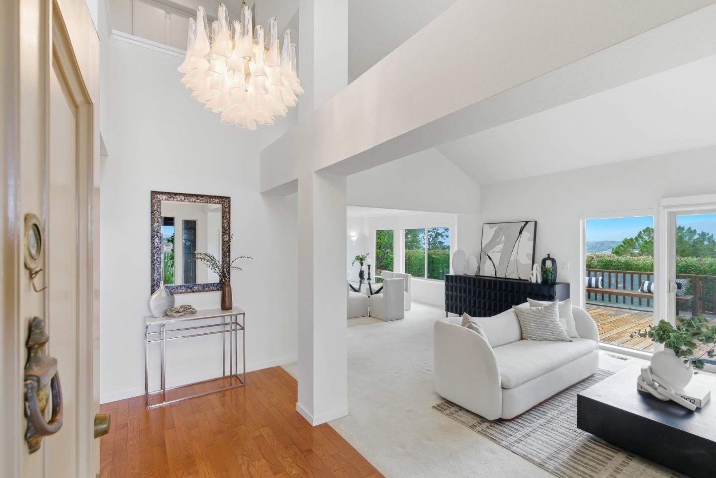 Detail Gallery Image 5 of 44 For 101 Coventry Ct, San Carlos,  CA 94070 - 4 Beds | 3 Baths