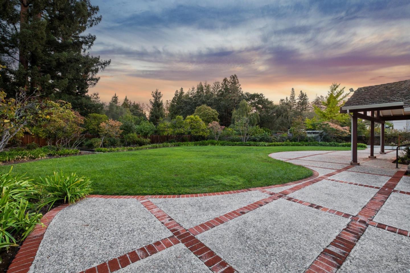 Detail Gallery Image 10 of 139 For 57 Fairview Ave, Atherton,  CA 94027 - 6 Beds | 3/1 Baths