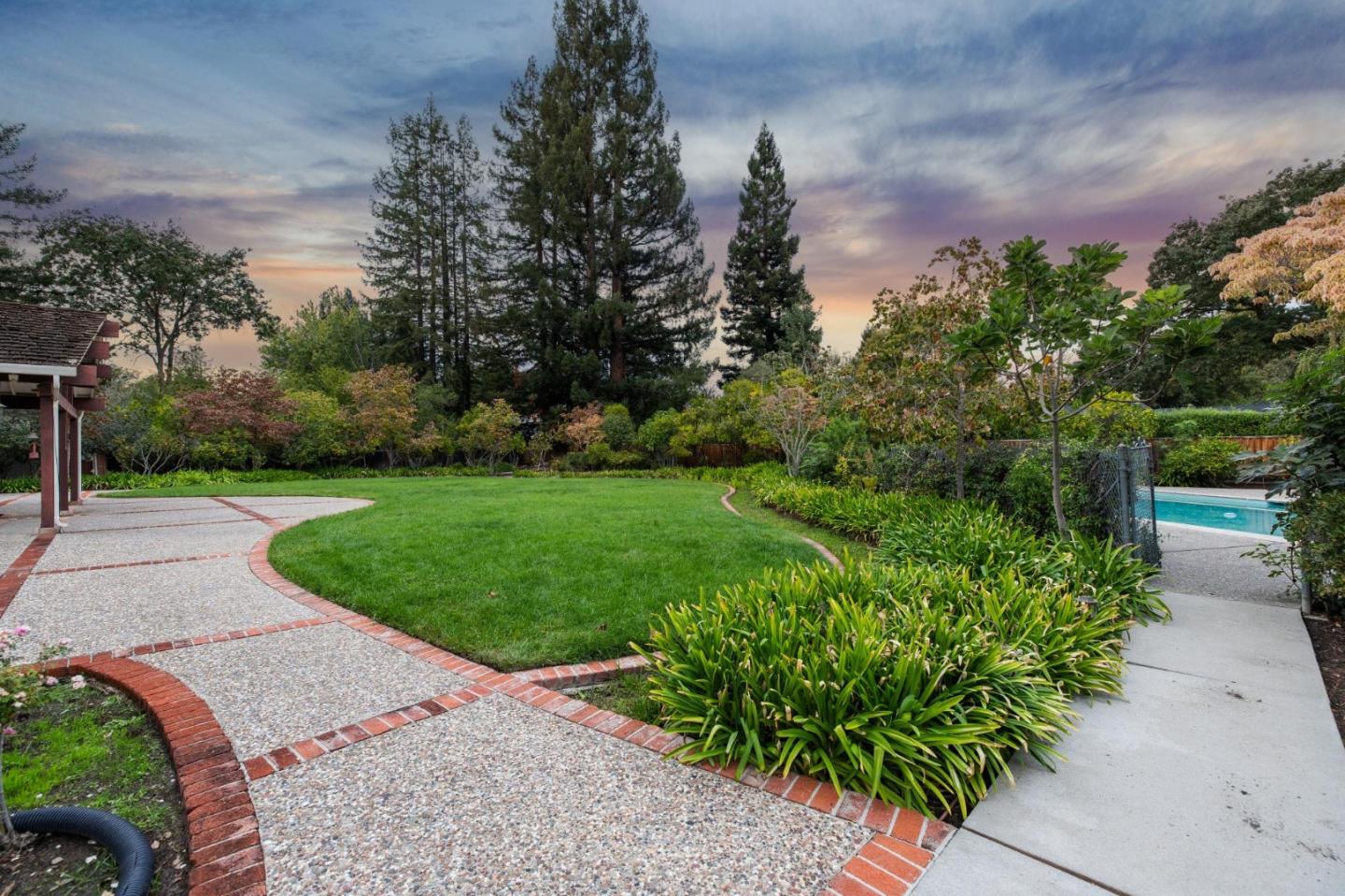 Detail Gallery Image 11 of 139 For 57 Fairview Ave, Atherton,  CA 94027 - 6 Beds | 3/1 Baths