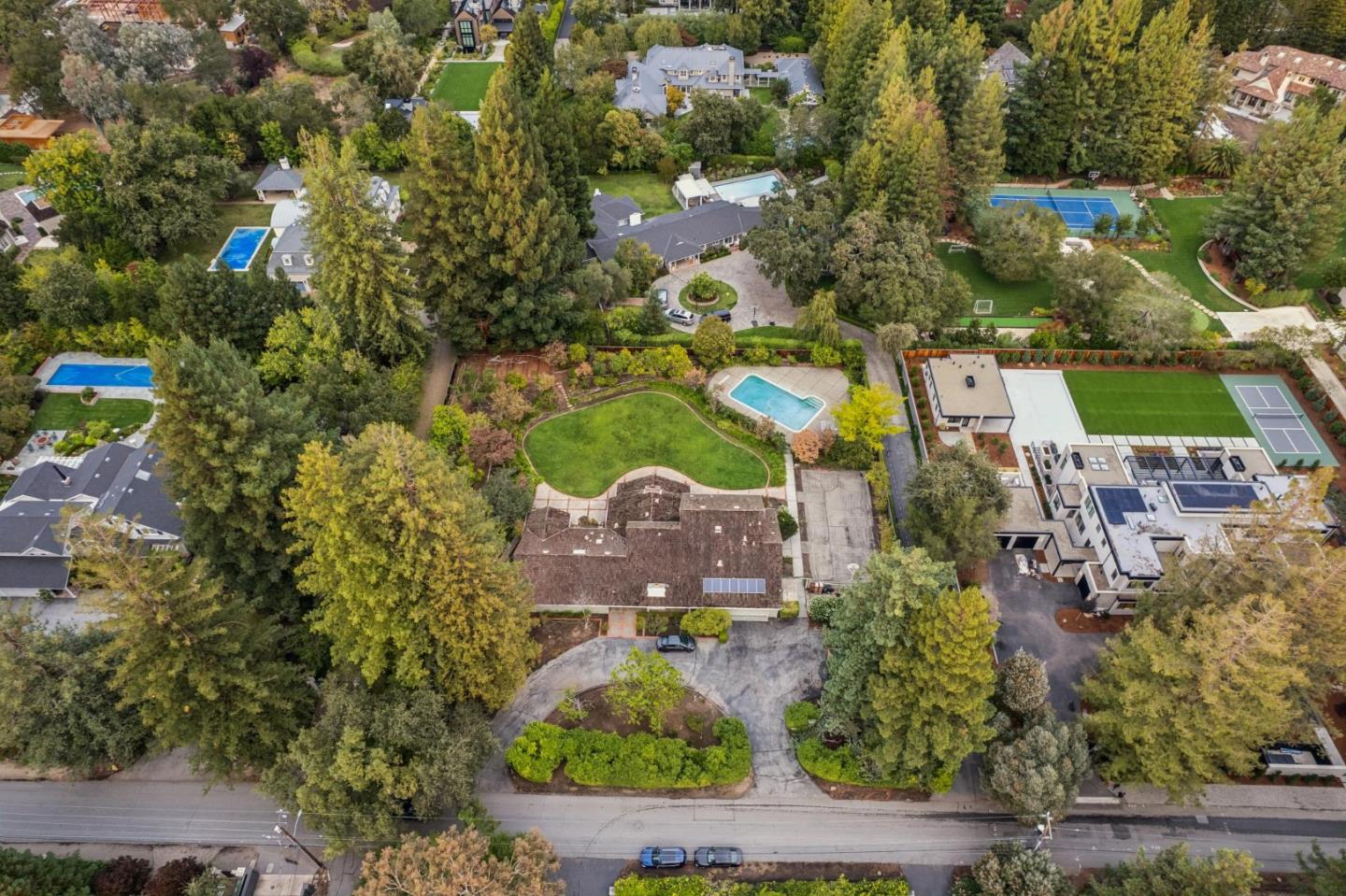 Detail Gallery Image 120 of 139 For 57 Fairview Ave, Atherton,  CA 94027 - 6 Beds | 3/1 Baths