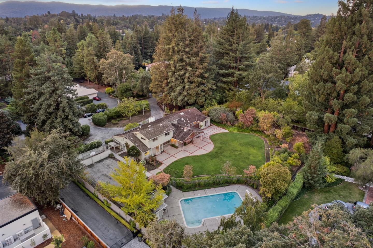 Detail Gallery Image 123 of 139 For 57 Fairview Ave, Atherton,  CA 94027 - 6 Beds | 3/1 Baths