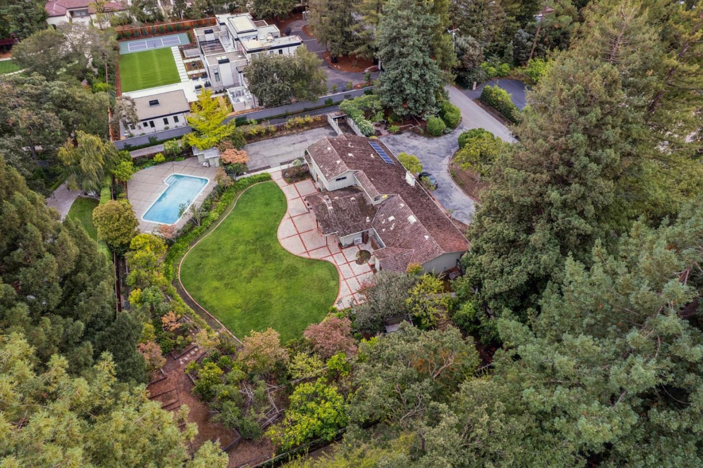 Detail Gallery Image 127 of 139 For 57 Fairview Ave, Atherton,  CA 94027 - 6 Beds | 3/1 Baths