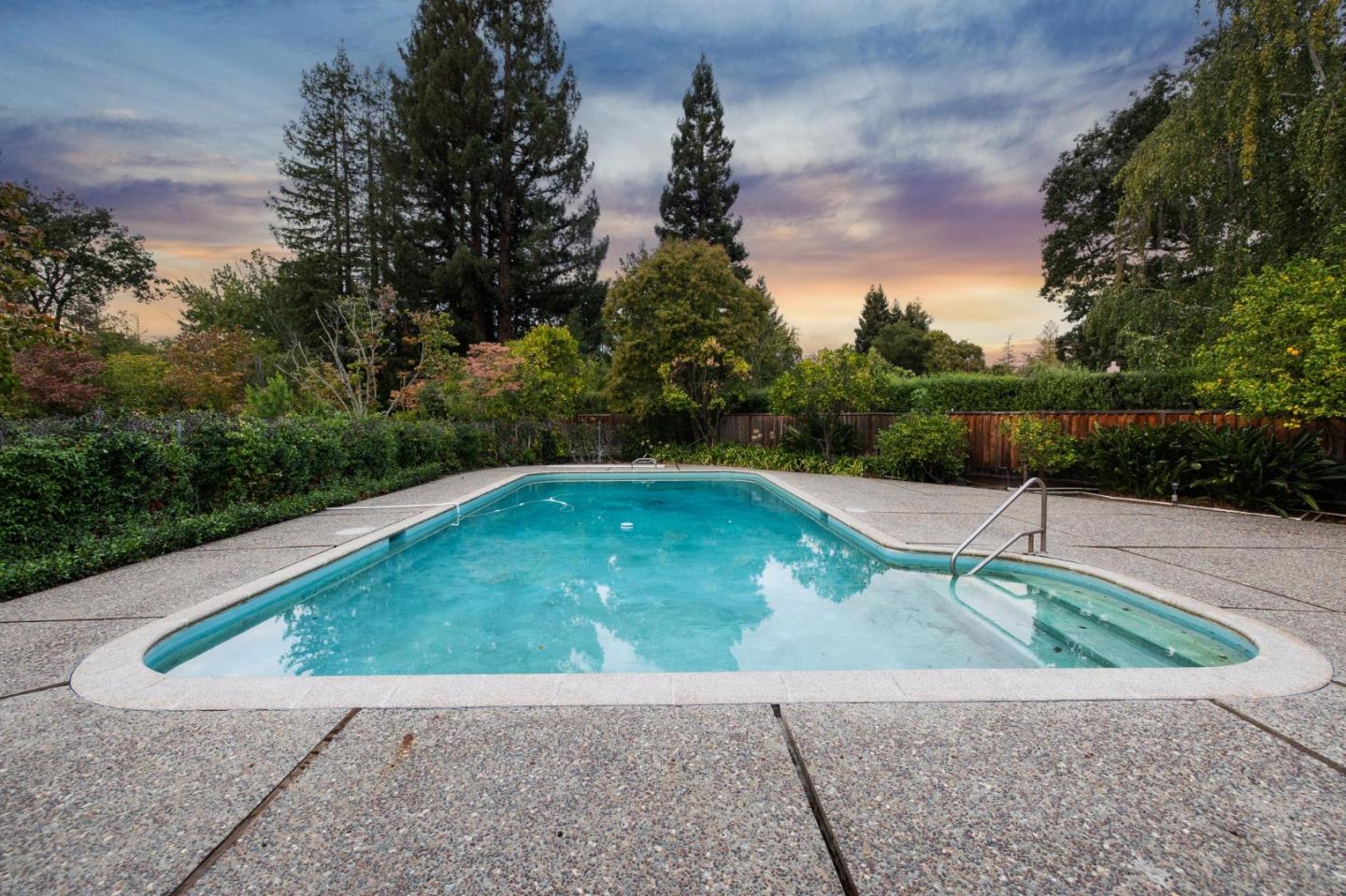 Detail Gallery Image 13 of 139 For 57 Fairview Ave, Atherton,  CA 94027 - 6 Beds | 3/1 Baths