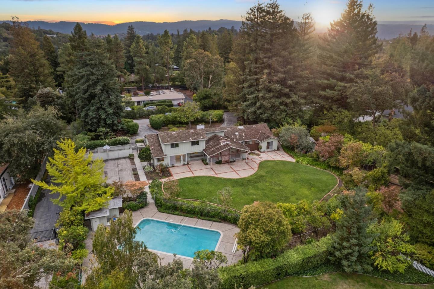 Detail Gallery Image 135 of 139 For 57 Fairview Ave, Atherton,  CA 94027 - 6 Beds | 3/1 Baths