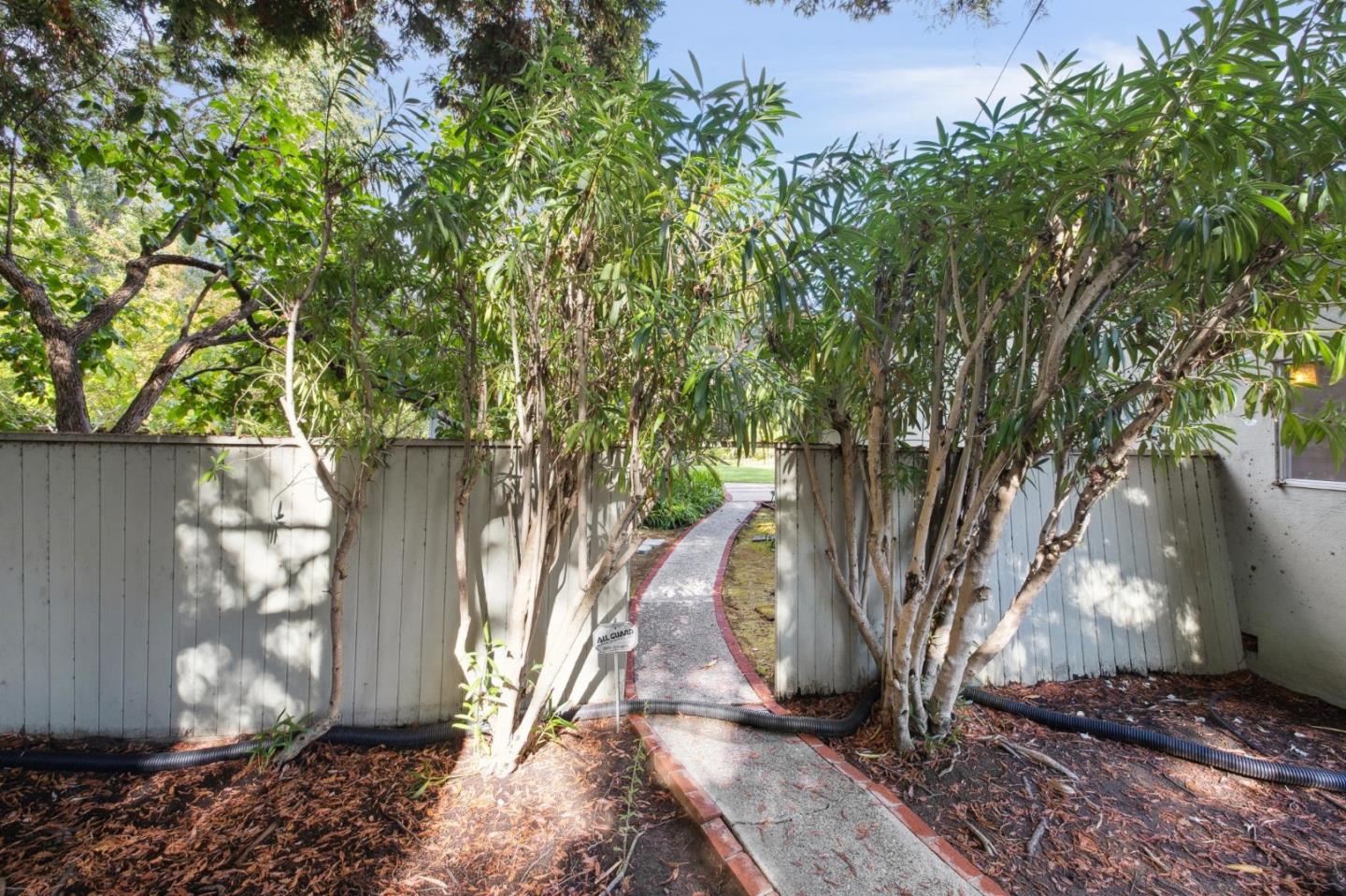 Detail Gallery Image 28 of 139 For 57 Fairview Ave, Atherton,  CA 94027 - 6 Beds | 3/1 Baths