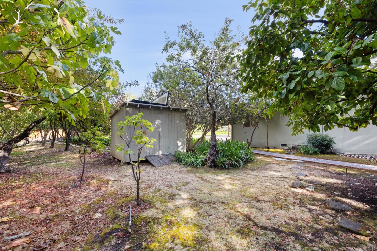 Detail Gallery Image 30 of 139 For 57 Fairview Ave, Atherton,  CA 94027 - 6 Beds | 3/1 Baths