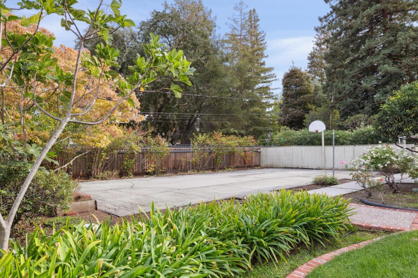 Detail Gallery Image 45 of 139 For 57 Fairview Ave, Atherton,  CA 94027 - 6 Beds | 3/1 Baths