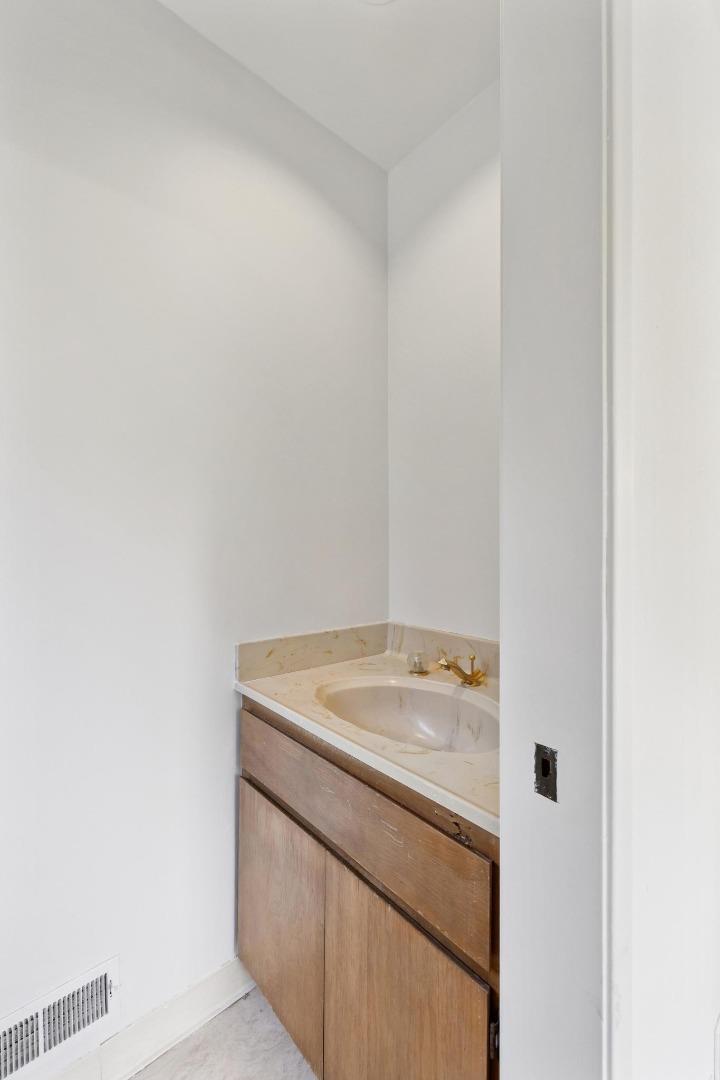 Detail Gallery Image 64 of 139 For 57 Fairview Ave, Atherton,  CA 94027 - 6 Beds | 3/1 Baths