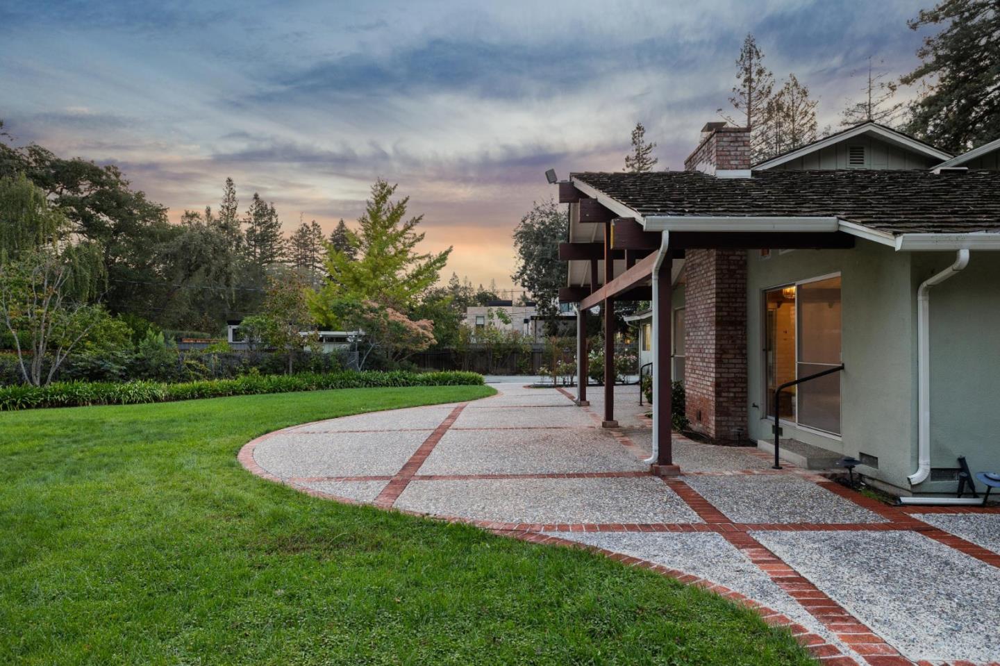 Detail Gallery Image 8 of 139 For 57 Fairview Ave, Atherton,  CA 94027 - 6 Beds | 3/1 Baths