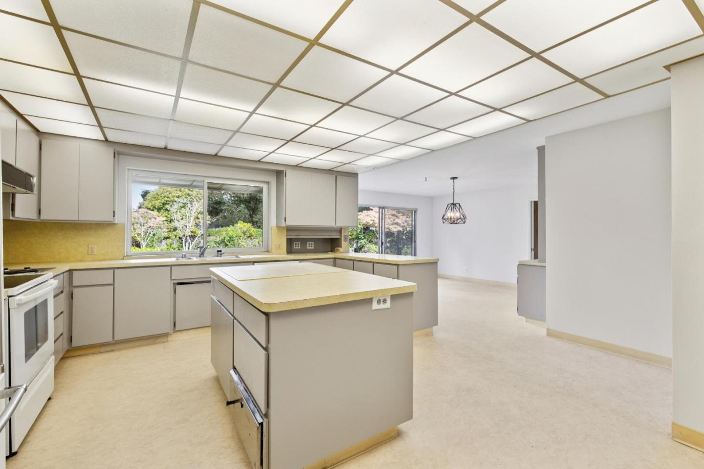 Detail Gallery Image 82 of 139 For 57 Fairview Ave, Atherton,  CA 94027 - 6 Beds | 3/1 Baths