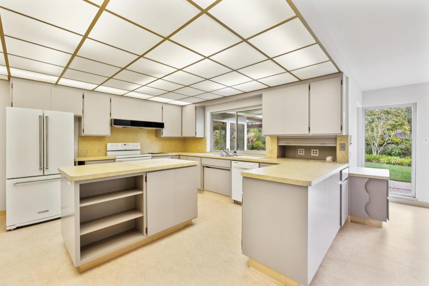 Detail Gallery Image 83 of 139 For 57 Fairview Ave, Atherton,  CA 94027 - 6 Beds | 3/1 Baths