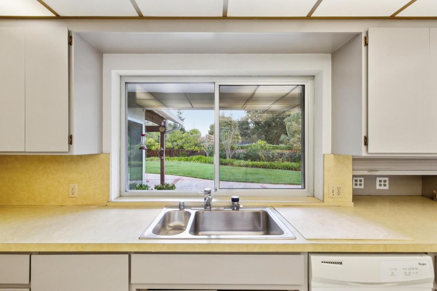 Detail Gallery Image 89 of 139 For 57 Fairview Ave, Atherton,  CA 94027 - 6 Beds | 3/1 Baths